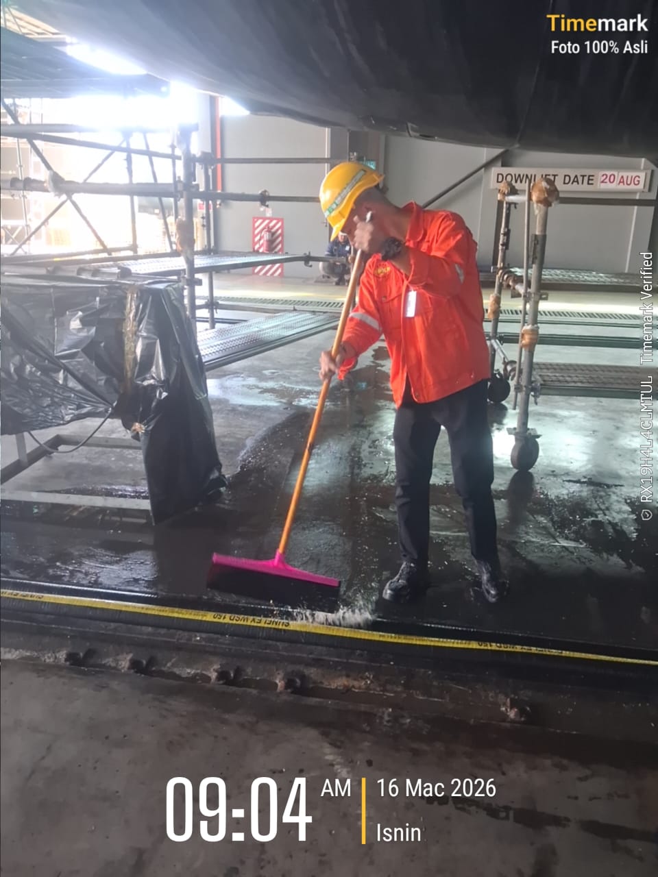 Industrial Floor Cleaning — Heavy Facility