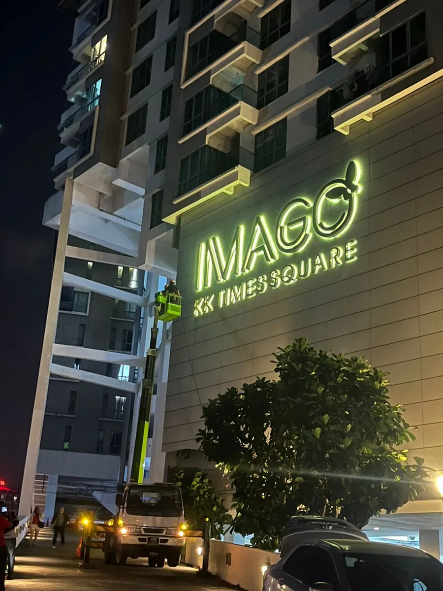 High-Rise Facade Work — IMAGO KK Times Square